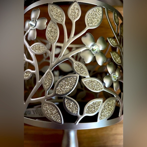 Beautiful Bath & Body Works 3-Wick Candle Holder, NWT! - Picture 3 of 6